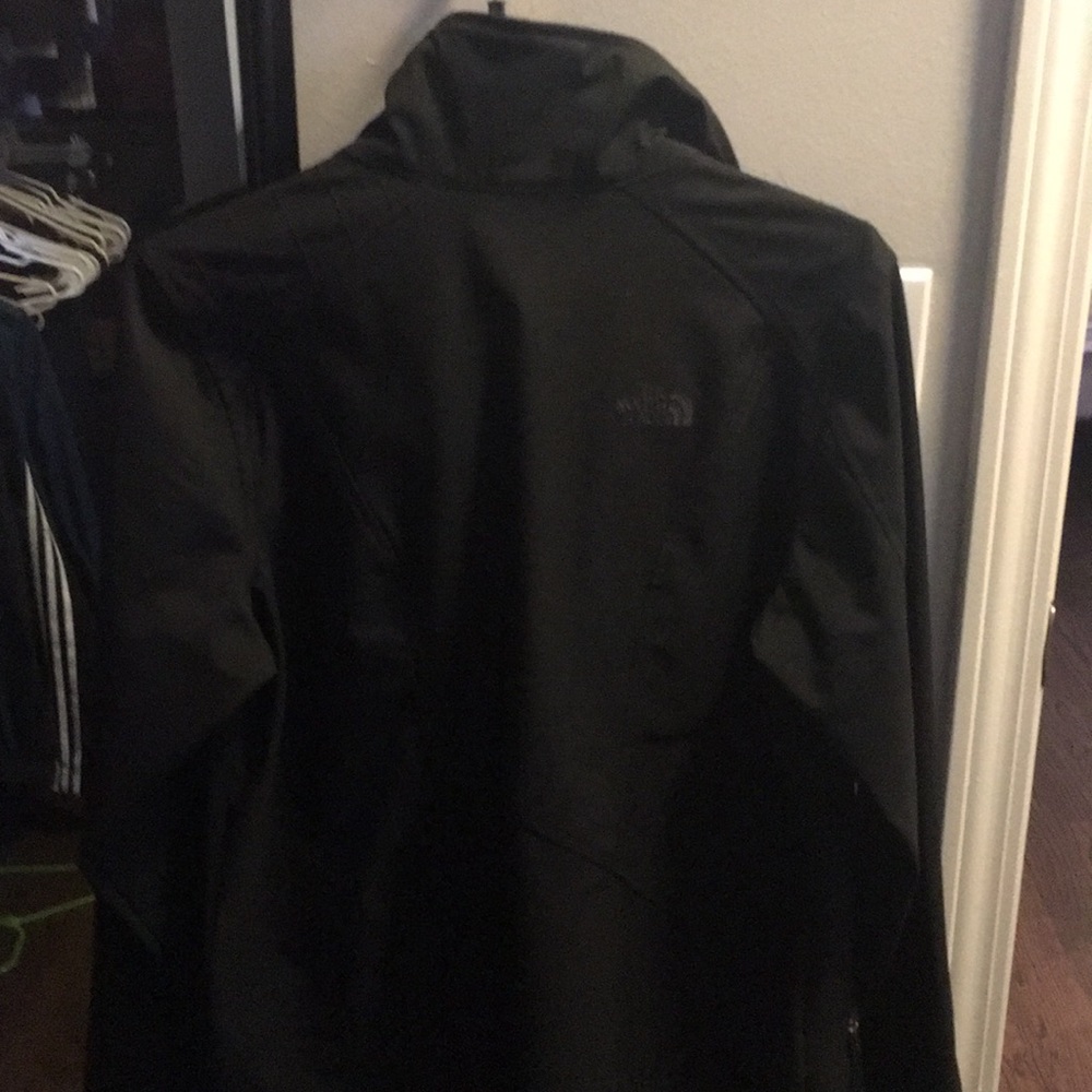 Light Northface Jacket - image 5